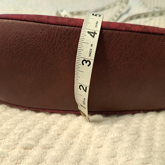 Sakroots Fold Over Crossbody Bag - Picture 9 of 14